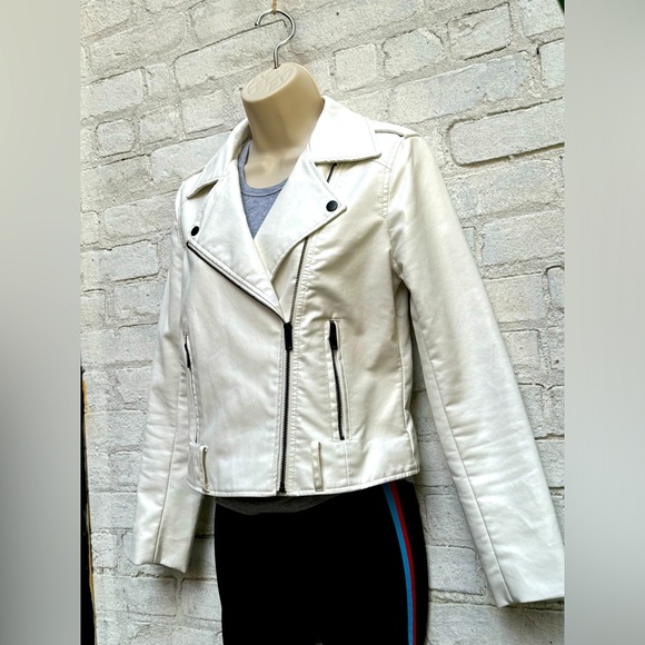superdown Kailey Moto Jacket - Picture 3 of 10